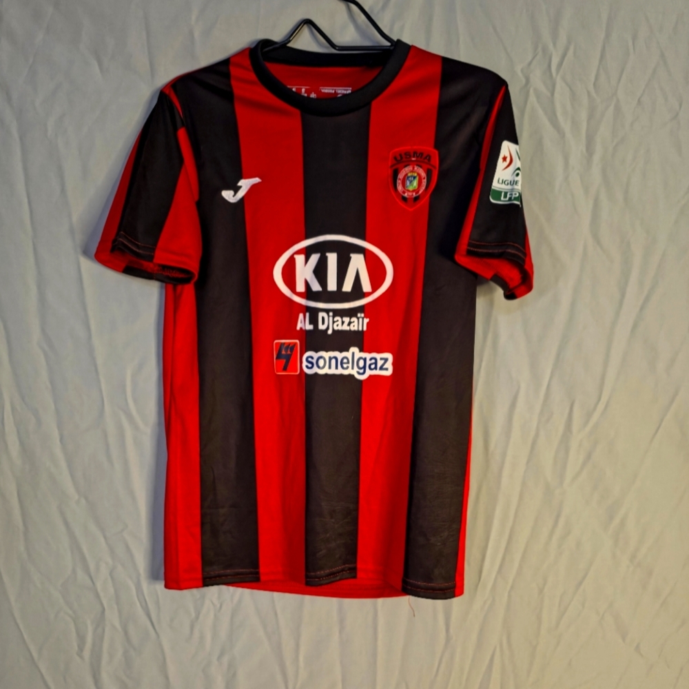 USM Alger Futbol Jersey and Scarf